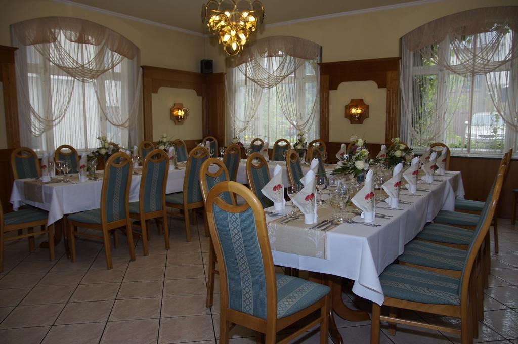 Hotel Ratskeller Thum Esterno foto