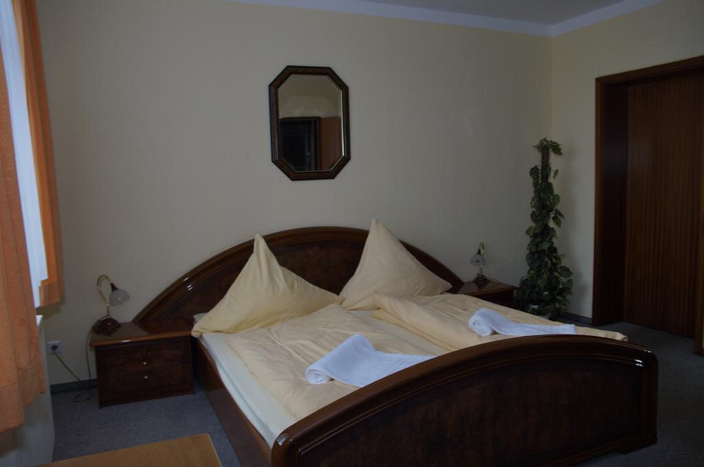 Hotel Ratskeller Thum Esterno foto